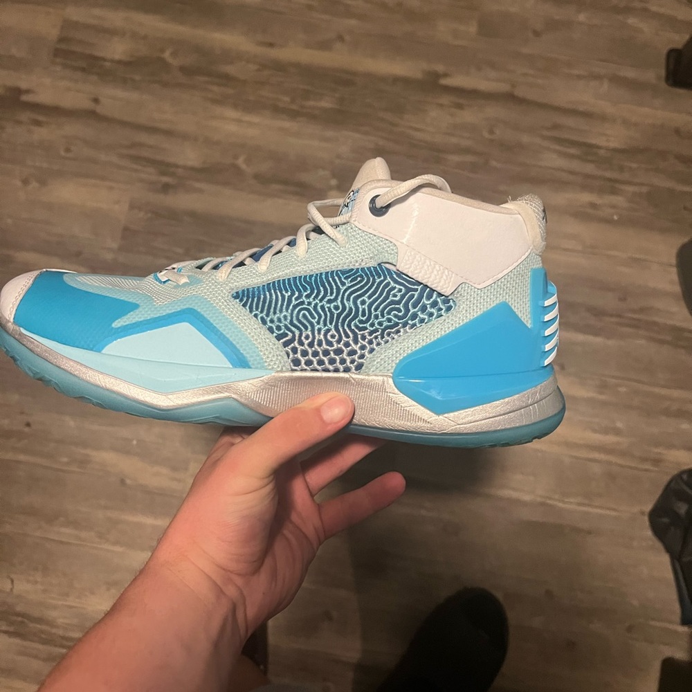 Kawhi Leonard NB Santa Klaws, Size 12, worn 2x